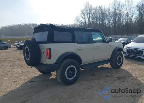 2025 Ford Bronco Outer Banks z USA, uszkodzony, nr VIN 1FMEE8BH3SLB52618